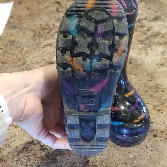 Girls rain boots size 12/13 - Picture 2 of 3